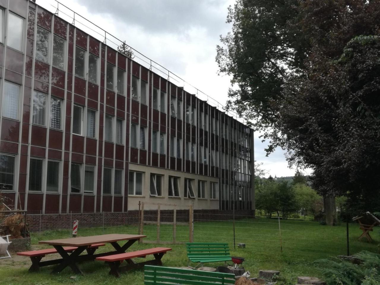 Hotel Hlaska Zlenice Exterior photo